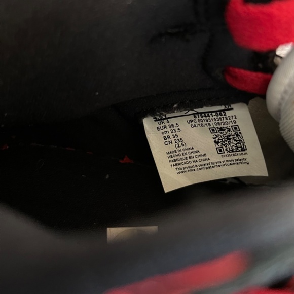 GS Size 4.5Y / 6w-Jordan 1 Retro High OG Bloodline 2019 575441-062 *VNDS* No Box - Picture 11 of 11
